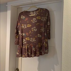 Adorable floral top